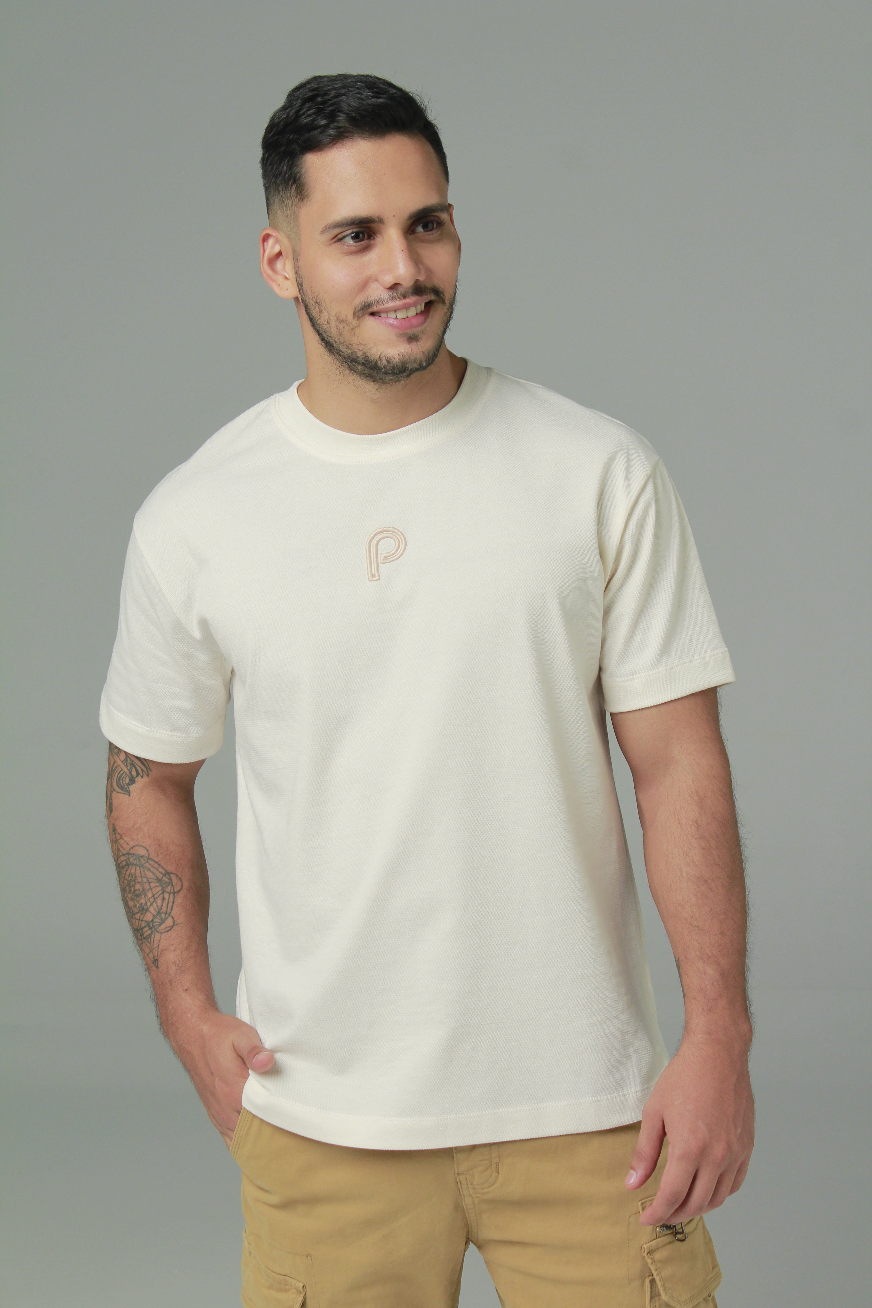 CAMISETA HOMBRE BOX FIT TEJIDO -BEIGE