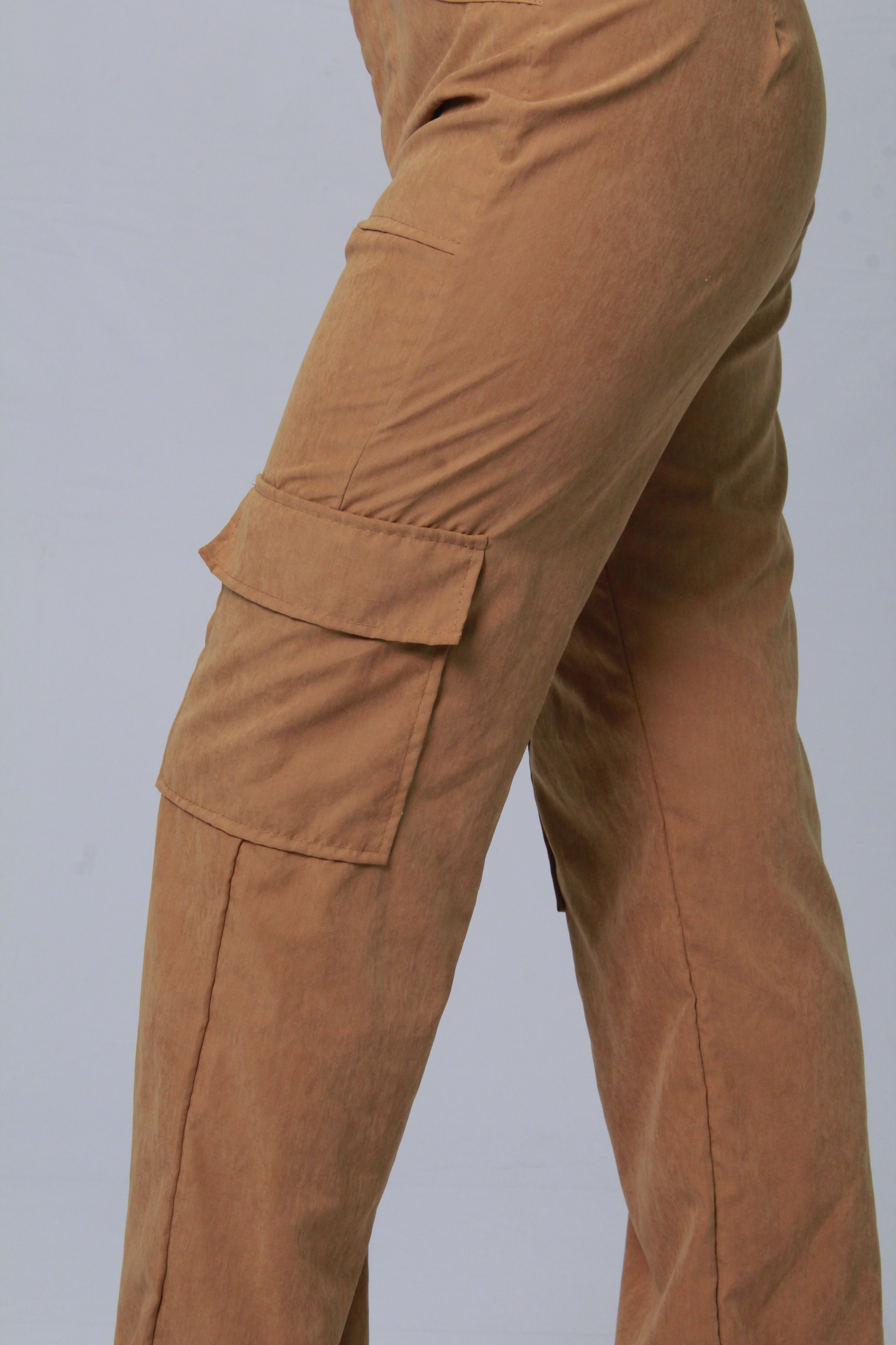 Pantalón mujer tipo cargo